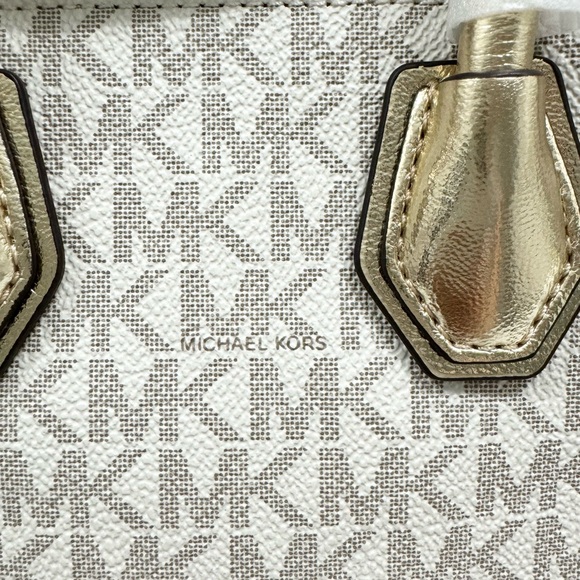 Michael Kors Mercer Extra Small Pebbled Leather Crossbody Bag - Picture 3 of 5